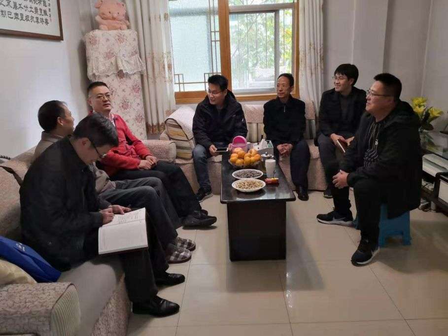 走进历史、探望前辈、寻找初心——记西安院铁路交通党支部志愿者服务活动(图2)