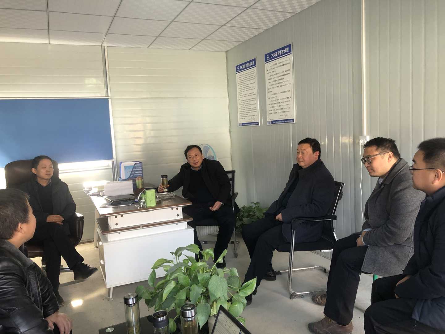 党北沈慰问宁正矿区铁路专用线EPC项目部一线员工并调研工程进展(图4)