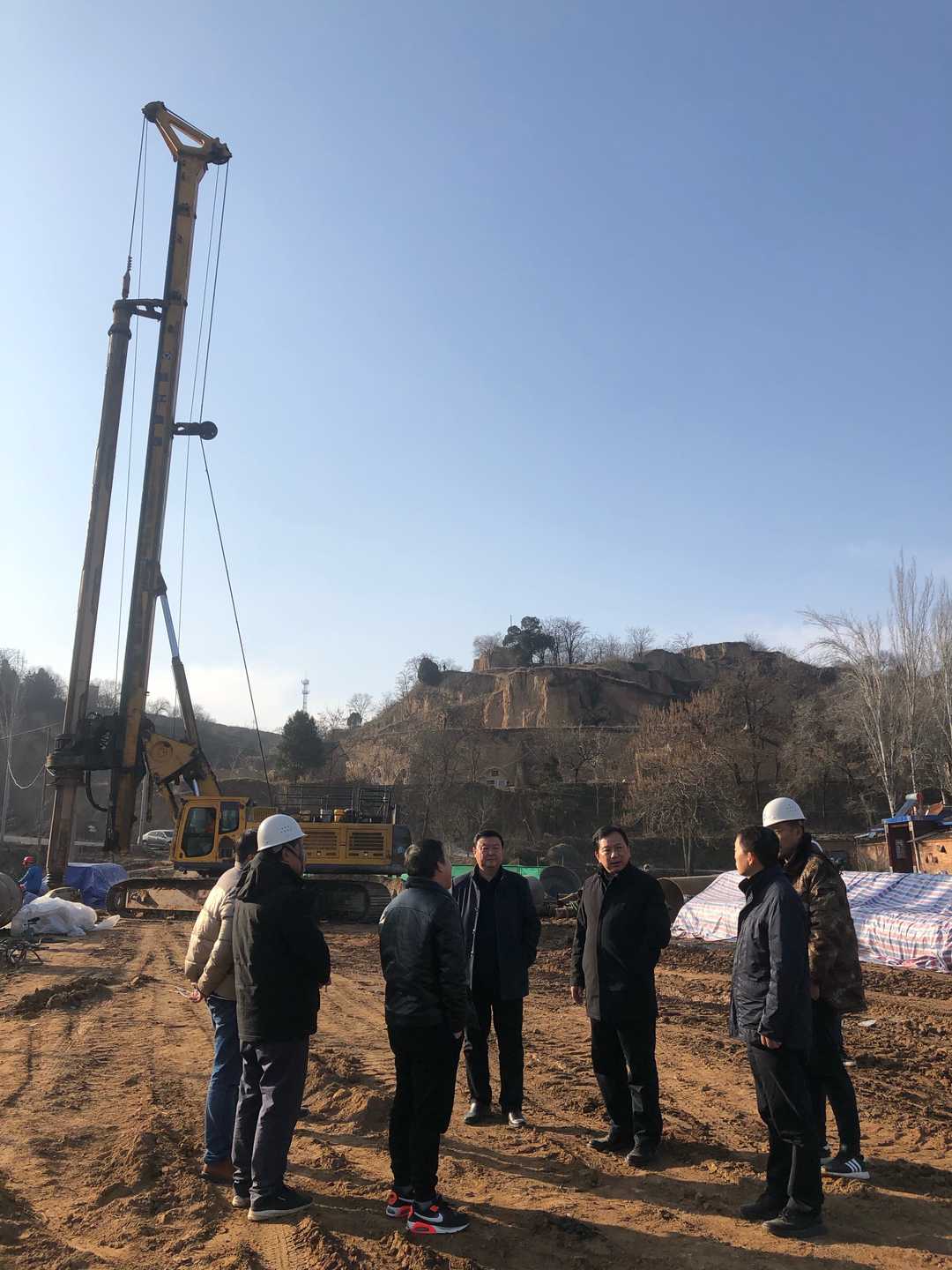 党北沈慰问宁正矿区铁路专用线EPC项目部一线员工并调研工程进展(图6)