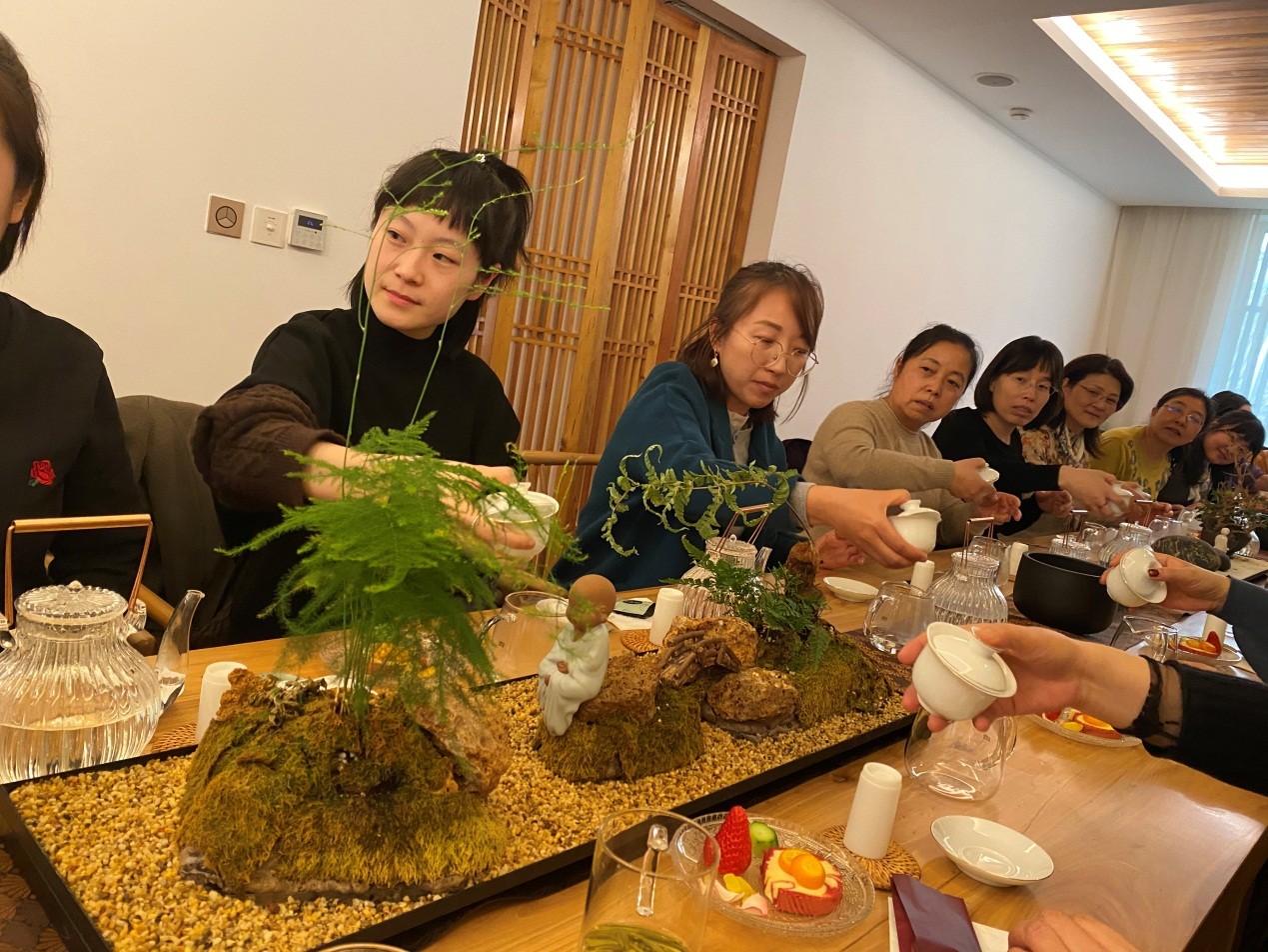 “佳人品茗时 素手裹茶香”——西安院女工委举办“三八”茶艺品鉴活动(图4)