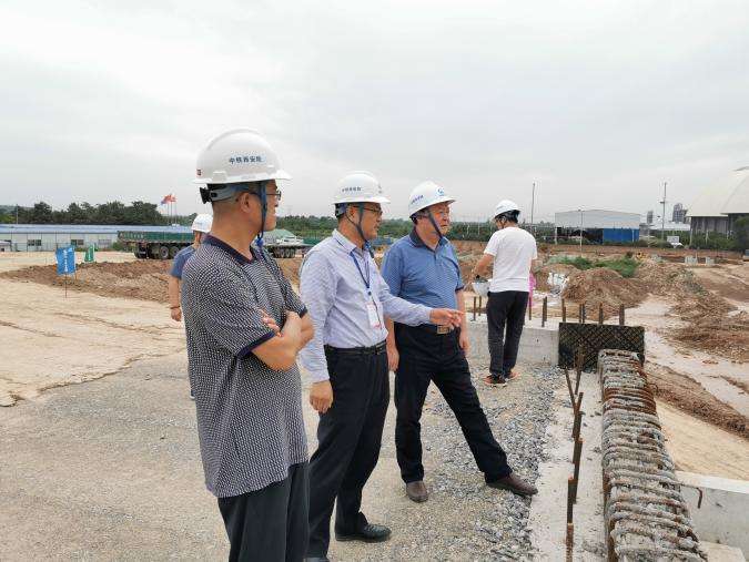 纪委书记、工会主席康国庆一行慰问神渭管运EPC项目部员工(图3)