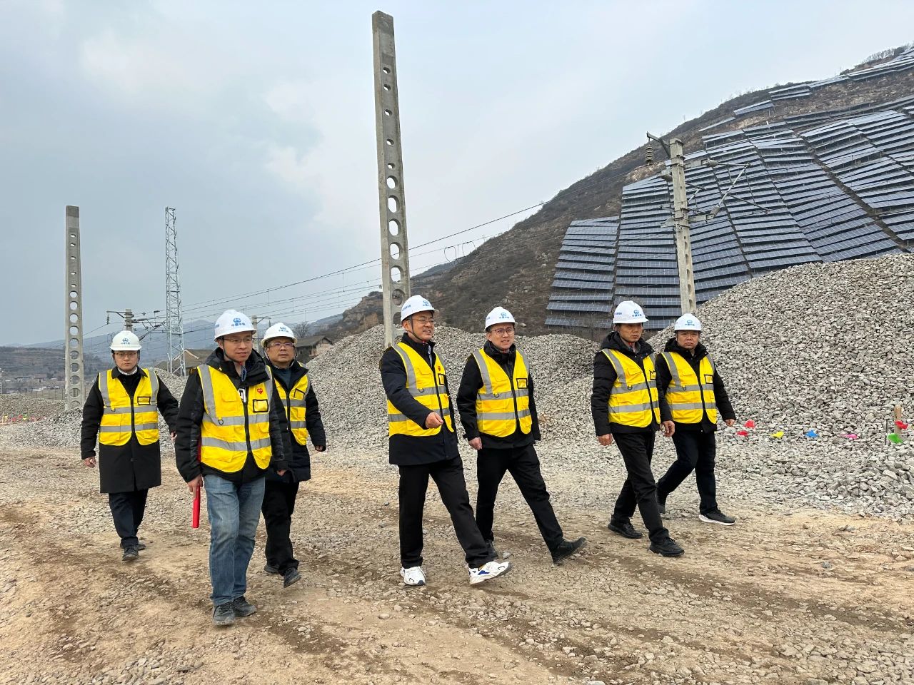 关怀一线，情暖寒冬｜中铁六院西安院开展“情系基层 冬送温暖”慰问活动(图2)