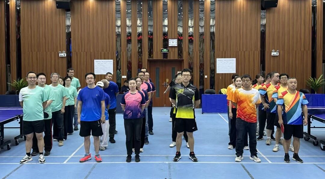 方寸球台展风采 “求实”精神燃激情—中铁西安院“求实杯”乒乓球比赛完美收官(图4) 方寸球台展风采 “求实”精神燃激情—中铁西安院“求实杯”乒乓球比赛完美收官(图4)